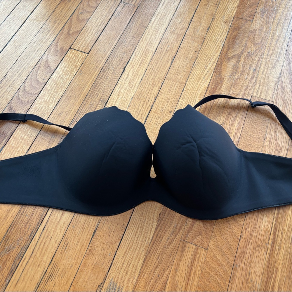 b.tempt'd by Wacoal black scalloped bra 32DD